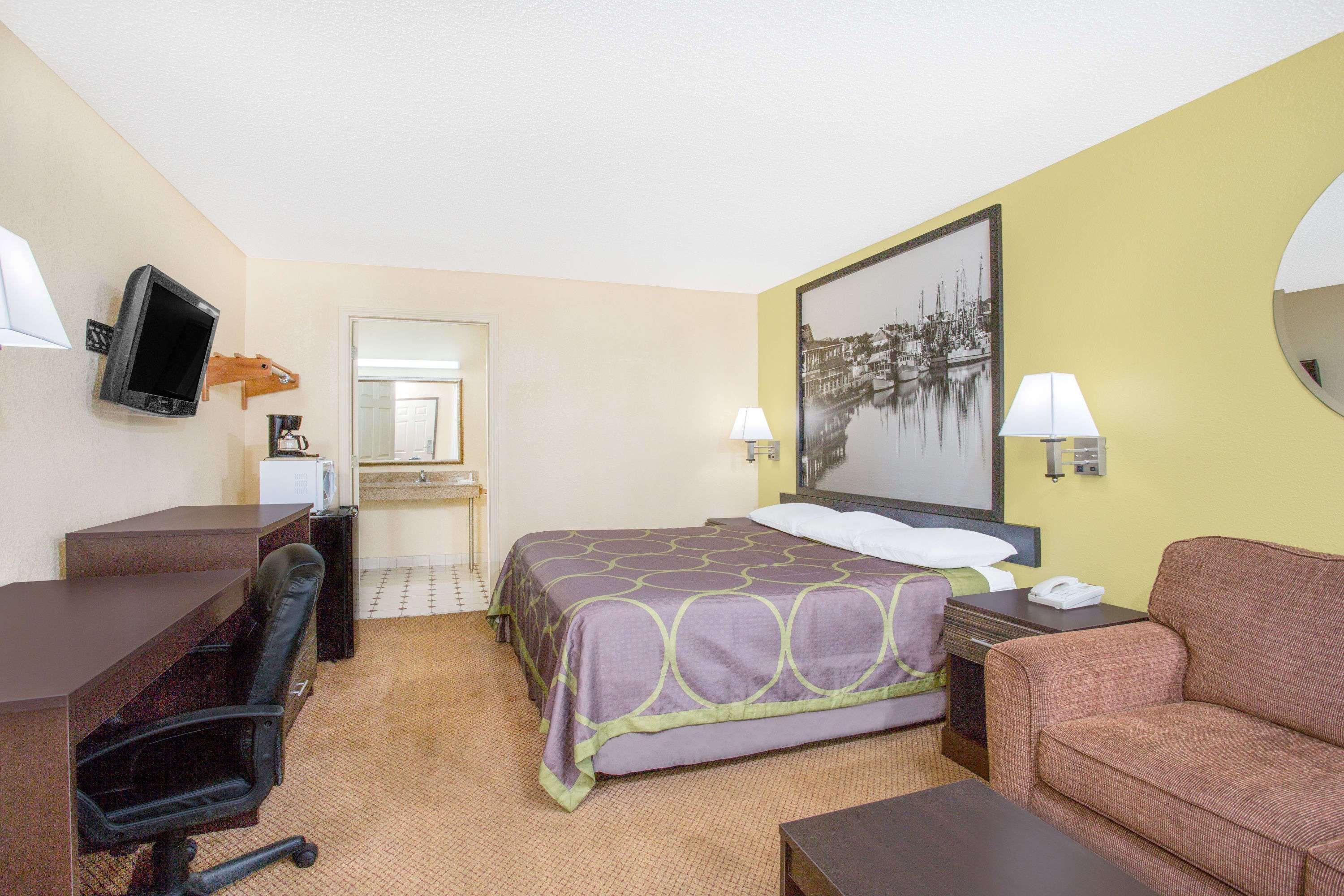 Super 8 By Wyndham 3*