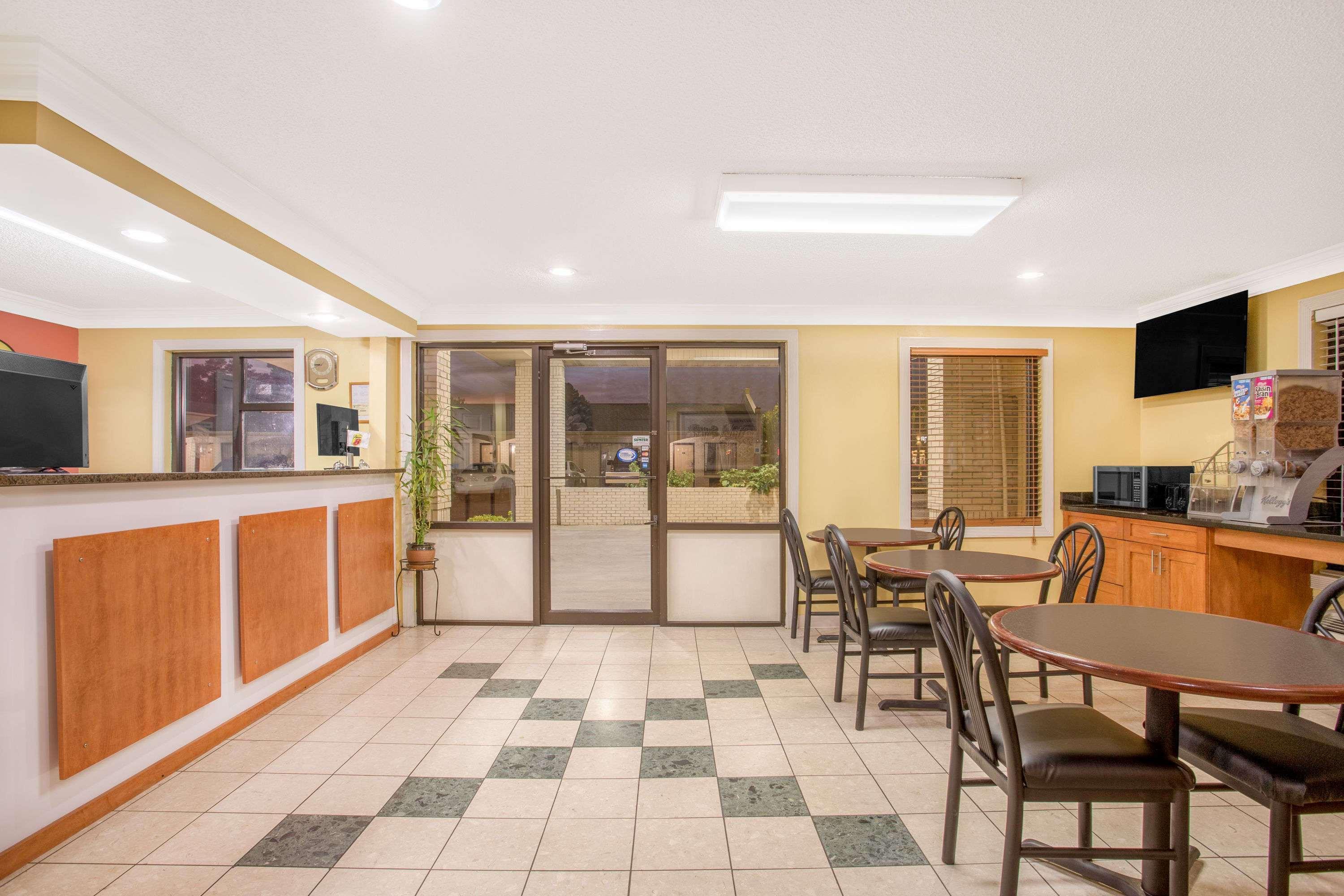 Super 8 By Wyndham Motel Sumter